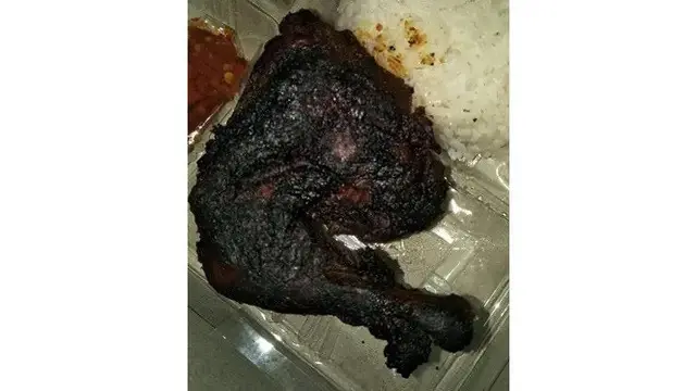 6 Momen Apes Mau Makan Ayam Ini Tak Sesuai Ekspektasi