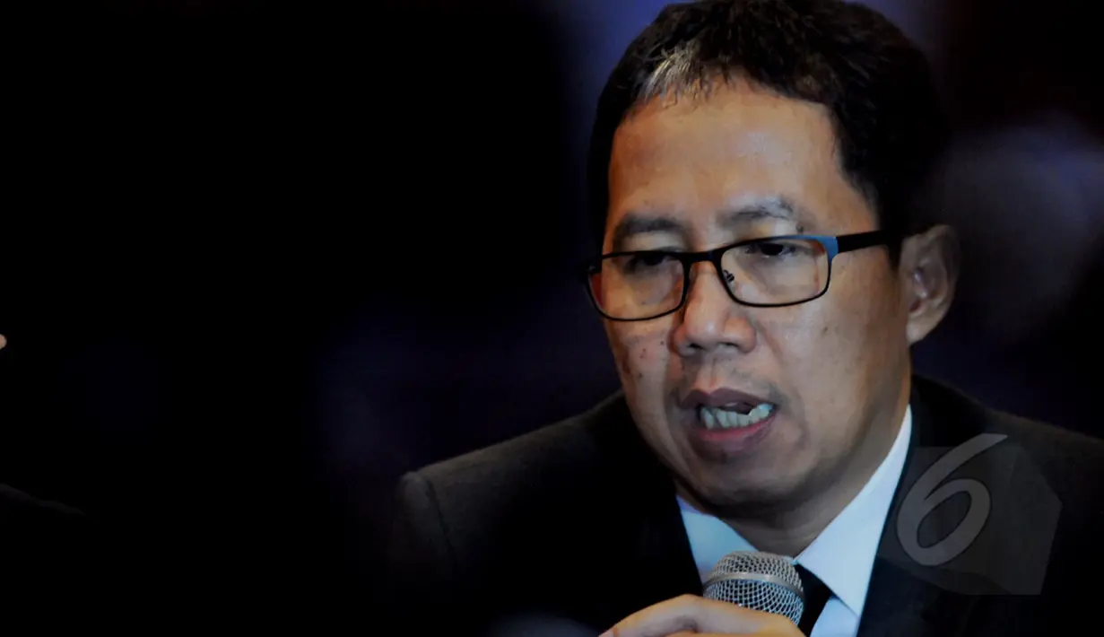 CEO PT. Liga Indonesia, Joko Driono memberikan keterangan pers usai menggelar Rapat Umum Pemegang Saham (RUPS) Liga Indonesia di Hotel Borobudur, Jakarta, Rabu (13/5/2015). (Liputan6.com/Andrian M Tunay)