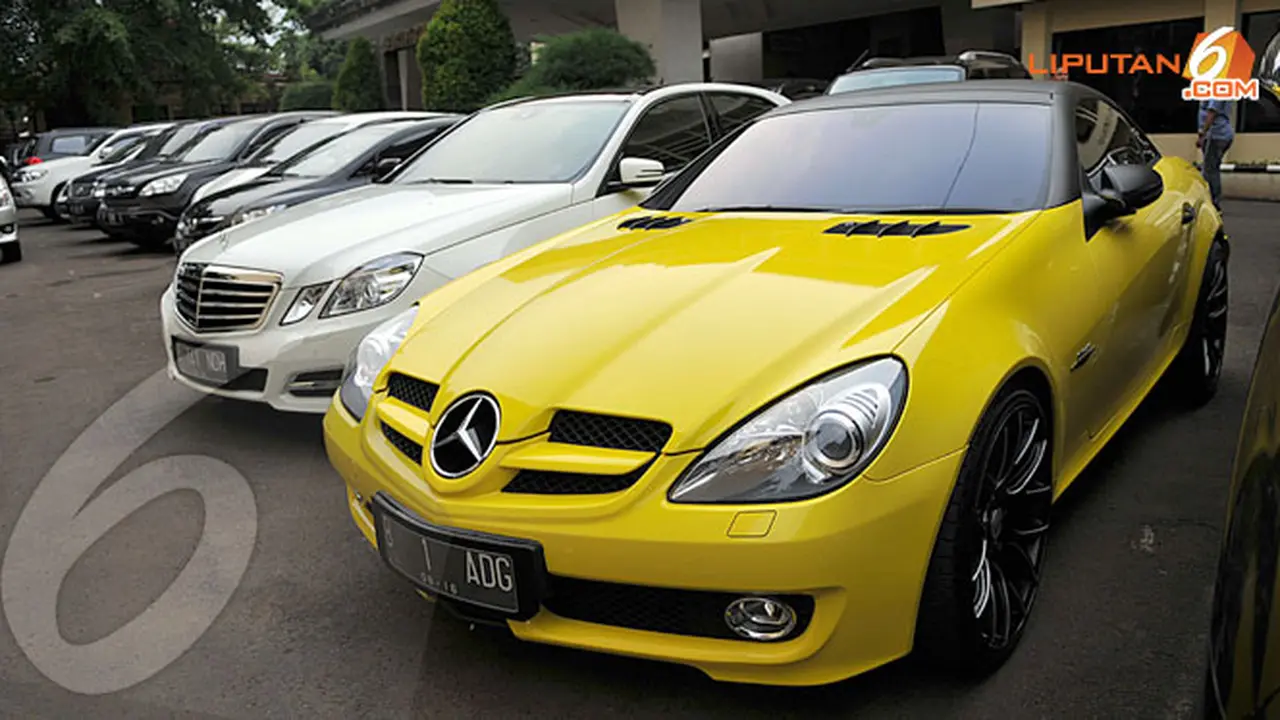 foto-mobil-mewah-131024b.jpg