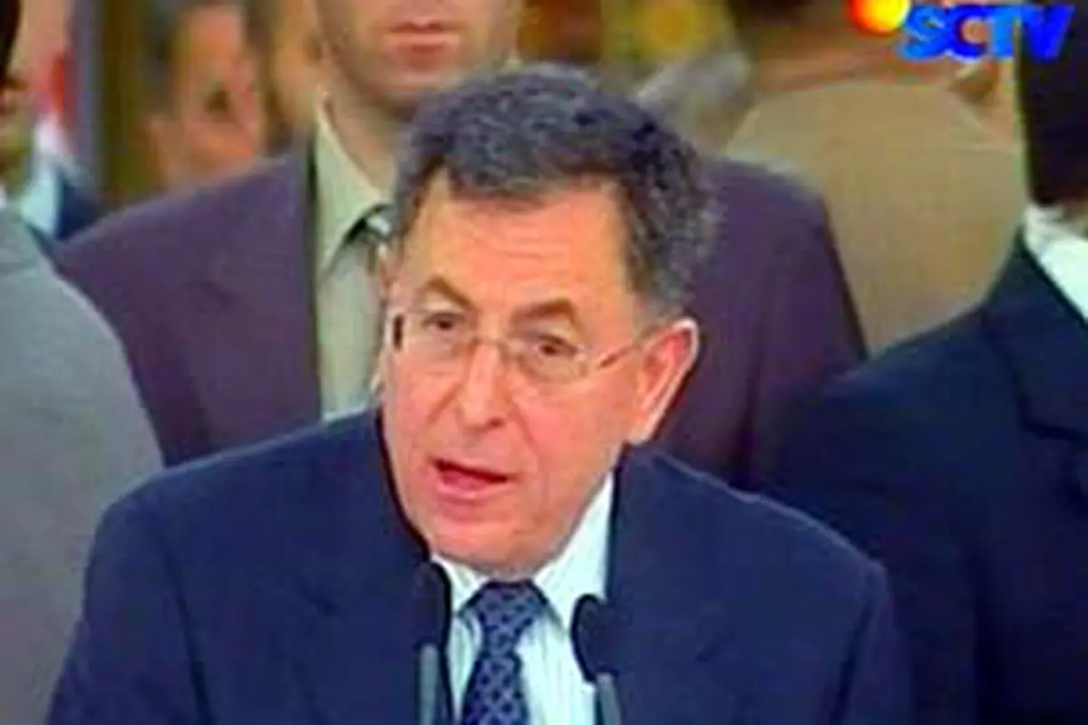 061206dlnlebanon.jpg