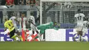 Gol Haaland barulah terjadi di menit injury time babak pertama saat Dortmund sudah unggul satu angka dari Jude Bellingham. Penyerang Norwegia tersebut sukses mengkonversi umpan Bellingham untuk mencatatkan namanya di papan skor. (Foto: AP Photo)