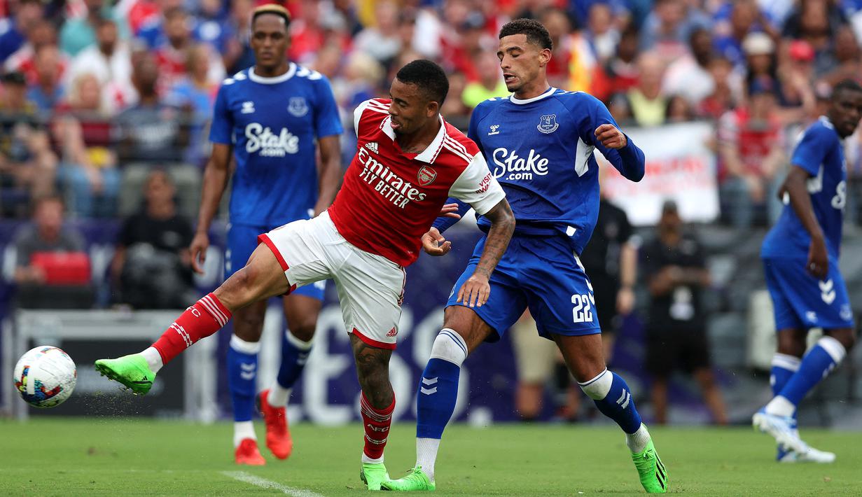 Gabriel Jesus berhasil menunjukkan kualitasnya di laga pramusim bersama Arsenal. Sebelumnya, ia memilih hengkang dari Manchester City dan pindah ke Stadion Emirates dengan biaya sebesar 52,2 juta euro. Jesus sepertinya bakal menjadi ujung tombak utama The Gunners untuk menjebol gawang lawan di musim kompetisi 2022/2023 mendatang. (AFP/Rob Carr)