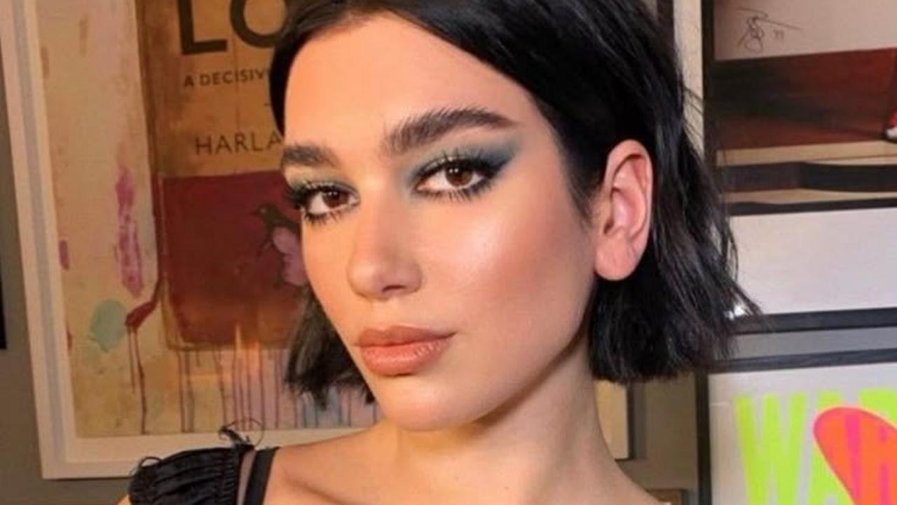 Potret Dua Lipa dengan Gaya Rambut Parisian Bob-nya (©Pinterest)