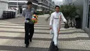 Pebalap Manor Racing asal Indonesia, Rio Haryanto, jelang memulai latihan bebas ketiga F1 GP Rusia di Sirkuit Sochi Autodrom, Rusia, Sabtu (30/4/2016). (Bola.com/Twitter/Manorracing)