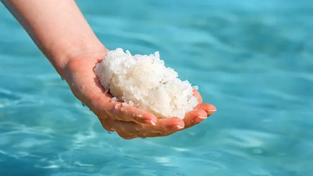 Ilustrasi Sea Salt / Garam Laut (sumber: unsplash)