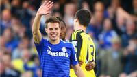 "Saya tidak memikirkan apapun selain bertahan di Chelsea," ujar Azpilicueta.