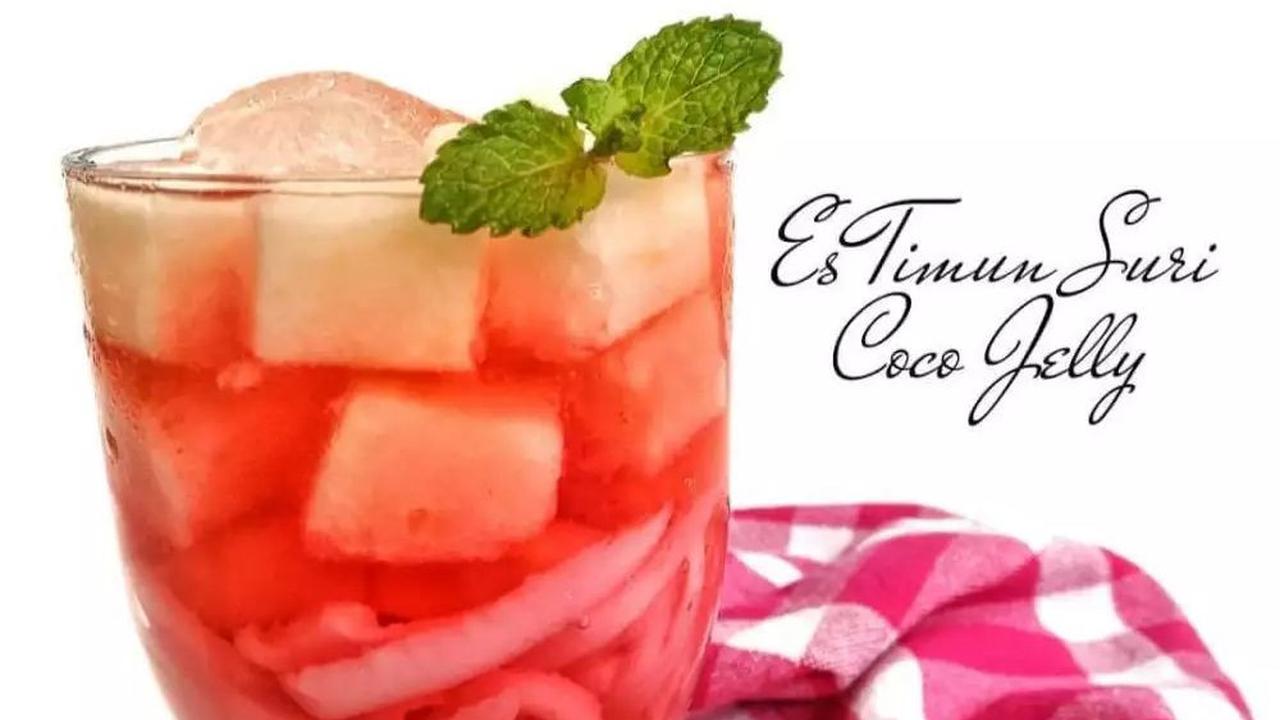 <b>2. Es Timun Suri Coco Jelly</b>