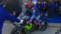 Pebalap Movistar Yamaha, Maverick Vinales, menguji fairing baru pada hari kedua post-season test MotoGP di Sirkuit Ricardo Tormo, Valencia, Spanyol, Rabu (15/11/2017). (Crash)