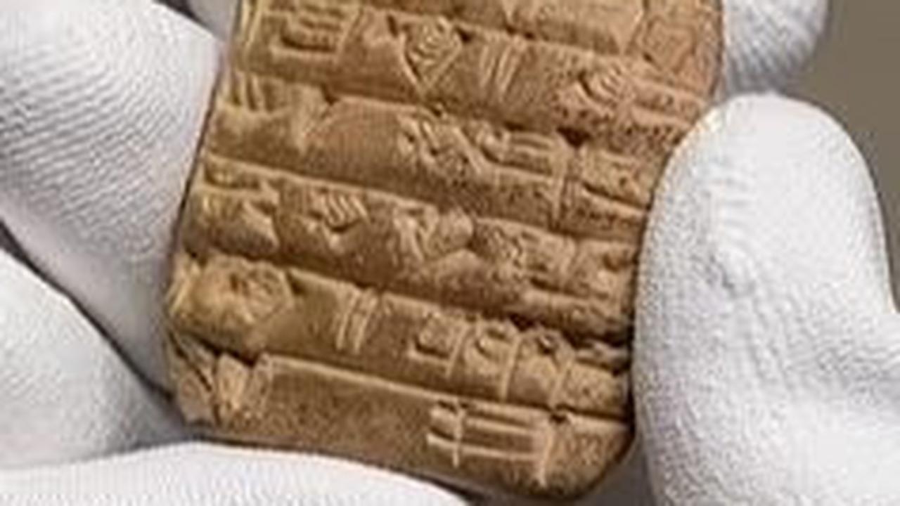 Lempengan Aksara Paku Berusia 5.000 Tahun Berhasil Diuraikan dengan AI, Ungkap Isi Tulisan Bahasa Tertua di Dunia