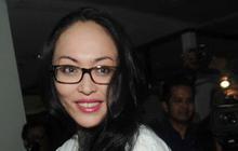 Usai diperiksa KPK soal Hambalang, Angie bungkam