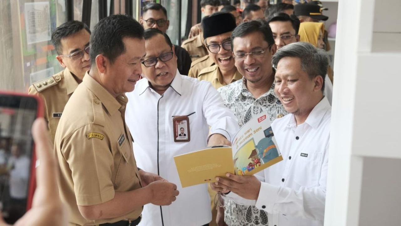 Fasilitas di Microlibrary Alun-Alun Bandung