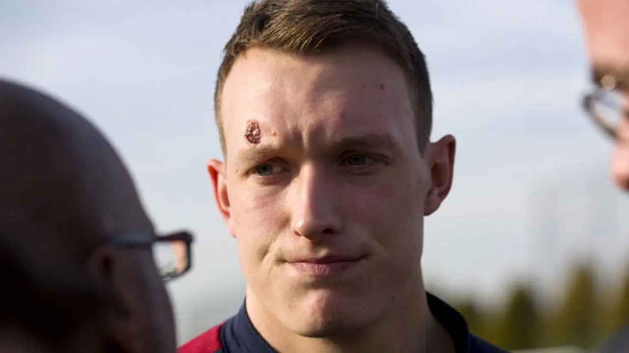 phil-jones-131114b.jpg