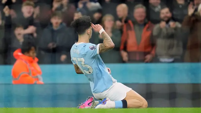 Foto: Aksi Apik Nico O'Reilly Bawa Manchester City Jaga Asa Rebut Puncak Klasemen Liga Inggris