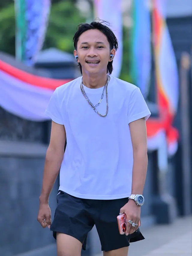 Fajar Sadboy (credit: instagram.com/fajarsadboy)