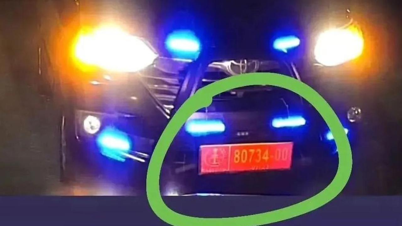 Kepala Pusat Penerangan (Kapuspen) TNI, Laksda Julius Widjojono buka suara terkait video tersebut. Dia mengatakan, ada ketidaksesuaian antara mobil dan pelat nomor yang digunakan. Pelat nomor mobil tersebut 80734-00.
