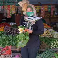 Tutup mata akan gengsi, Thina sukses dirikan warung sayur di tengah pandemi (Grab Indonesia)