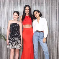 Sama-sama cantik, tampilan Sophia bersama kedua anaknya seperti kakak adik. (Sumber foto: sophia_latjuba88/instagram)