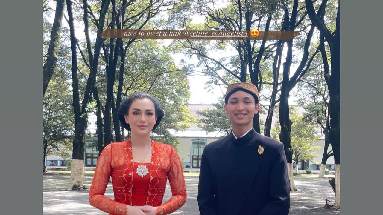 8 Potret Celine Evangelista Mengenakan Kebaya di Acara Royal Banquet Keraton Solo - Mendapatkan Gelar Kebangsawanan