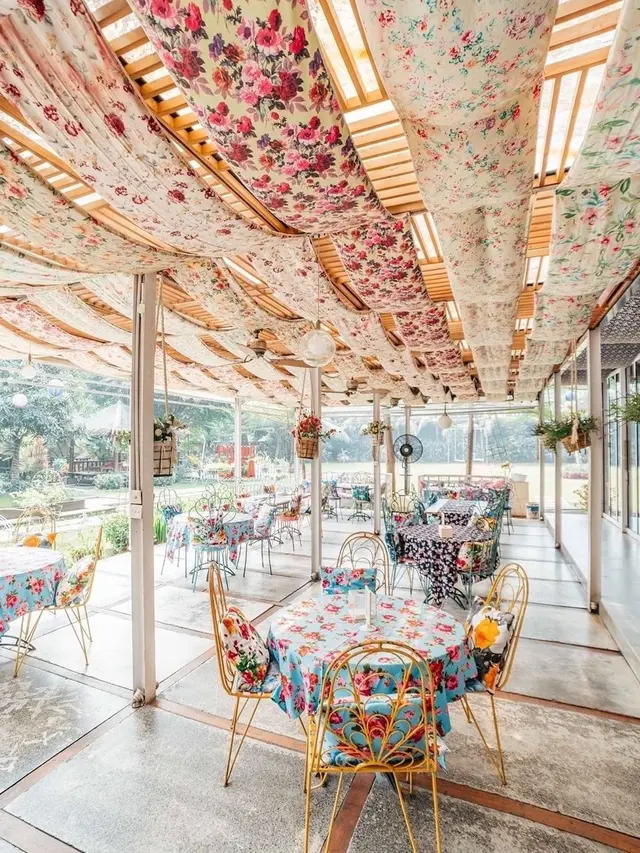 Tsamara Resto, lokasi pernikahan Sule dan Nathalie Holscher (https://www.instagram.com/p/CEOJIHVoWyd/)