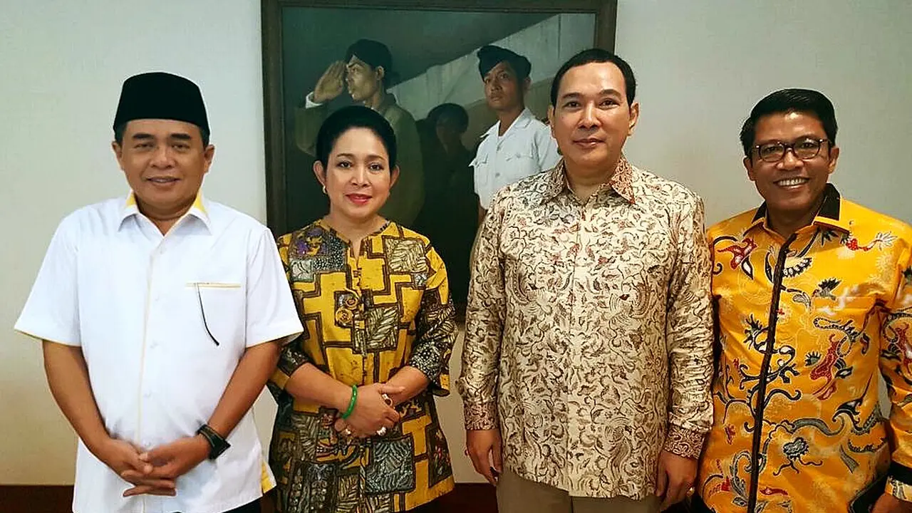 Jelang Munaslub Golkar, Akom Gerilya Sambangi Tommy Soeharto