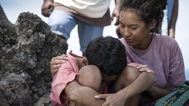 Pevita Pearce berkulit hitam dan berambut pirang di film terbaru, Rumah Merah Putih