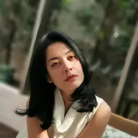 Potret Lulu Tobing dengan gaya rambut pendek (sumber: Instagram/lutob)