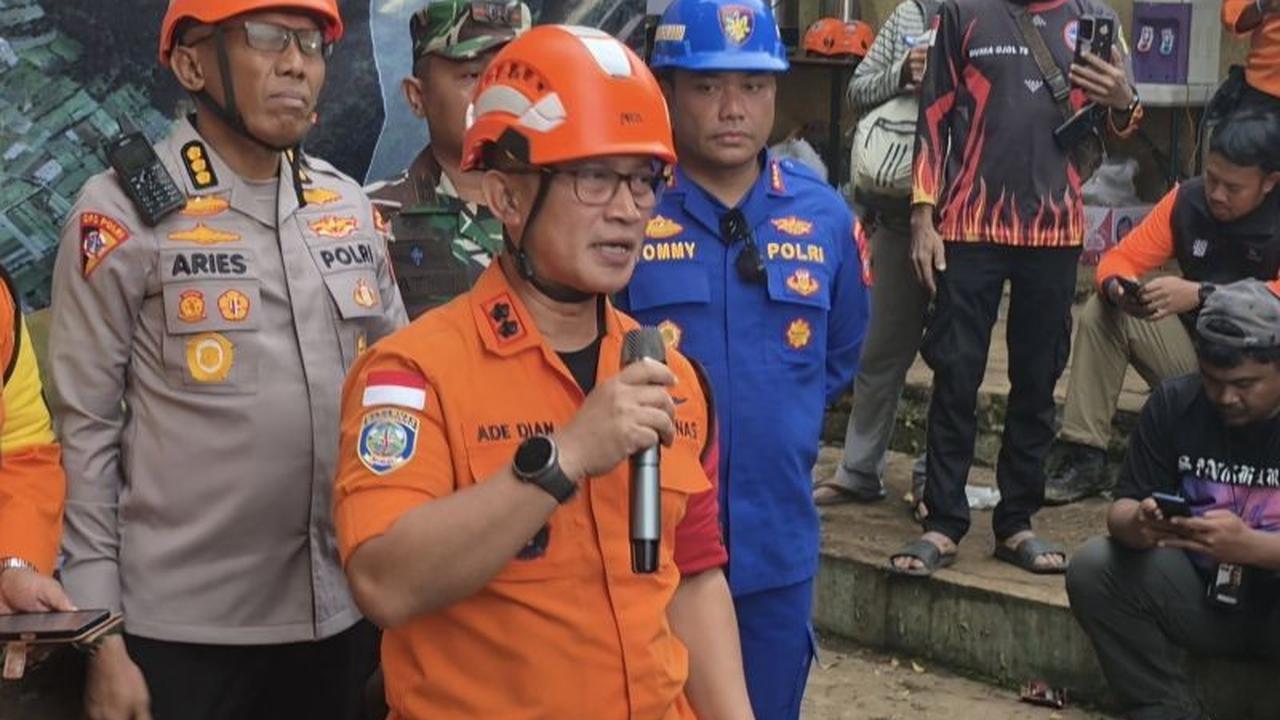 Tim SAR Evakuasi 10 Kantong Jenazah, Total 70 Korban Longsor Cisarua Ditemukan