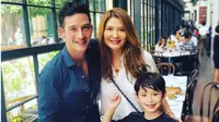 Mike Lewis Beri Kejutan Ultah Tamara Bleszynski di Hari Natal