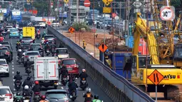 Dinas Perhubungan DKI Jakarta mengantisipasi dampak lalu lintas yang akan terjadi selama proyek konstruksi LRT Jakarta Fase 1B. (merdeka.com/Imam Buhori)