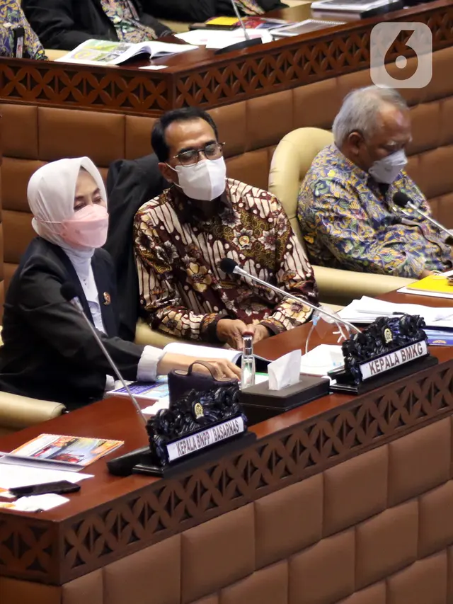 FOTO: DPR Bersama Menteri PUPR dan Perhubungan Bahas Kesiapan Mudik Lebaran