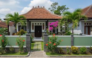 Ilustrasi Warna Cat Pagar PVC agar Terlihat Mewah dan Elegan/Gemini AI