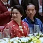 Donald Trump dan Iriana Jokowi terlihat berbincang saat Gala Dinner KTT APEC di Da Nang, Vietnam, pada 10 November 2017. (Istimewa)