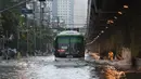 Banjir disebabkan tinnginya curah hujan imbas dari Topan Gaemi yang melanda Filipina. (Ted ALJIBE/AFP)