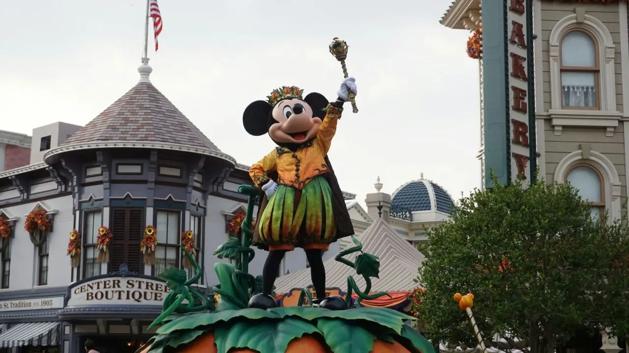 Ilustrasi: Mickey Mouse di Disneyland.