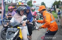 KAI dan Railfans Edukasi Warga Binjai Tingkatkan Keselamatan Perlintasan Sebidang