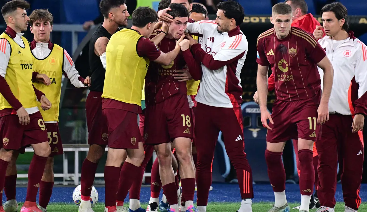 Di menit ke-69, gol spektakuler Matias Soule Malvano dari luar kotak penalti berhasil menyamakan kedudukan. Hingga akhir laga, skor imbang 1-1 tidak berubah. (Tiziana FABI/AFP)