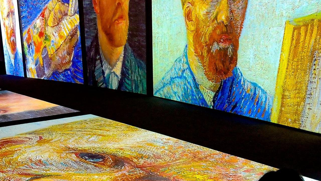 FOTO: Warna Warni Pameran Karya Van Gogh Alive Hadirkan Pengalaman Imersif 360 Derajat di Mal Taman Anggrek