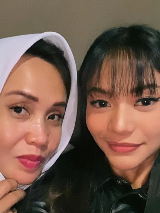 Punya gaya makeup yang mirip