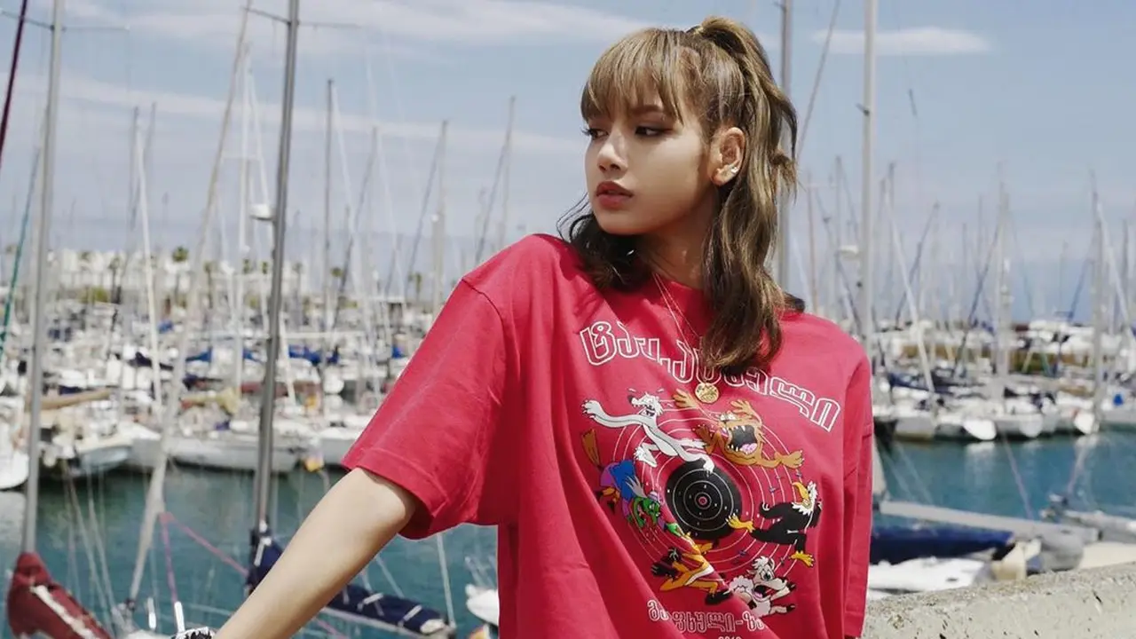 [Fimela] Lisa BLACKPINK