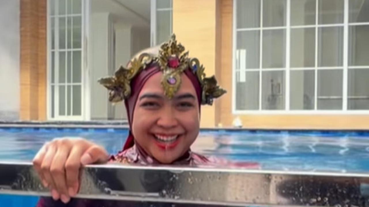 6 Potret Kolam Renang di Rumah Baru Ria Ricis, Dalamnya 5 Meter