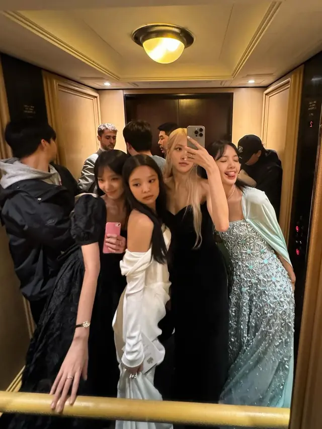 6 Gaya Lady Boss ala Rose BLACKPINK usai Dinobatkan jadi Anggota Ordo Kerajaan Inggris