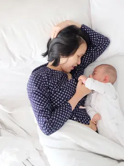 Ilustrasi ibu menyusui | unsplash.com/@liangkevin