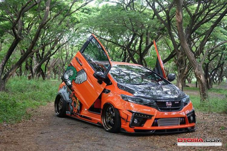 Transformasi Jazz Street Racing Monster Engineering - Galeri Otosia.com