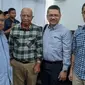 Mantan Wapres Jusuf Kalla, Wantimpres Arifin Panigoro, Dekan FKUI Prof Ari Syam, dan Ketua ILUNI UI Andre Rahadian berfoto bersama usai pertemuan Gugus Tugas Penanganan COVID-19 di Jakarta, Sabtu (14/3/2020). (Dok Humas Ikatan Alumni Universitas Indonesia/ILUNI UI)