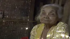 Mbah Geliyem tinggal bersama anaknya yang alami gangguan kejiwaan sendirian. Parahnya, Mbah Geliyem tidak punya pekerjaan.