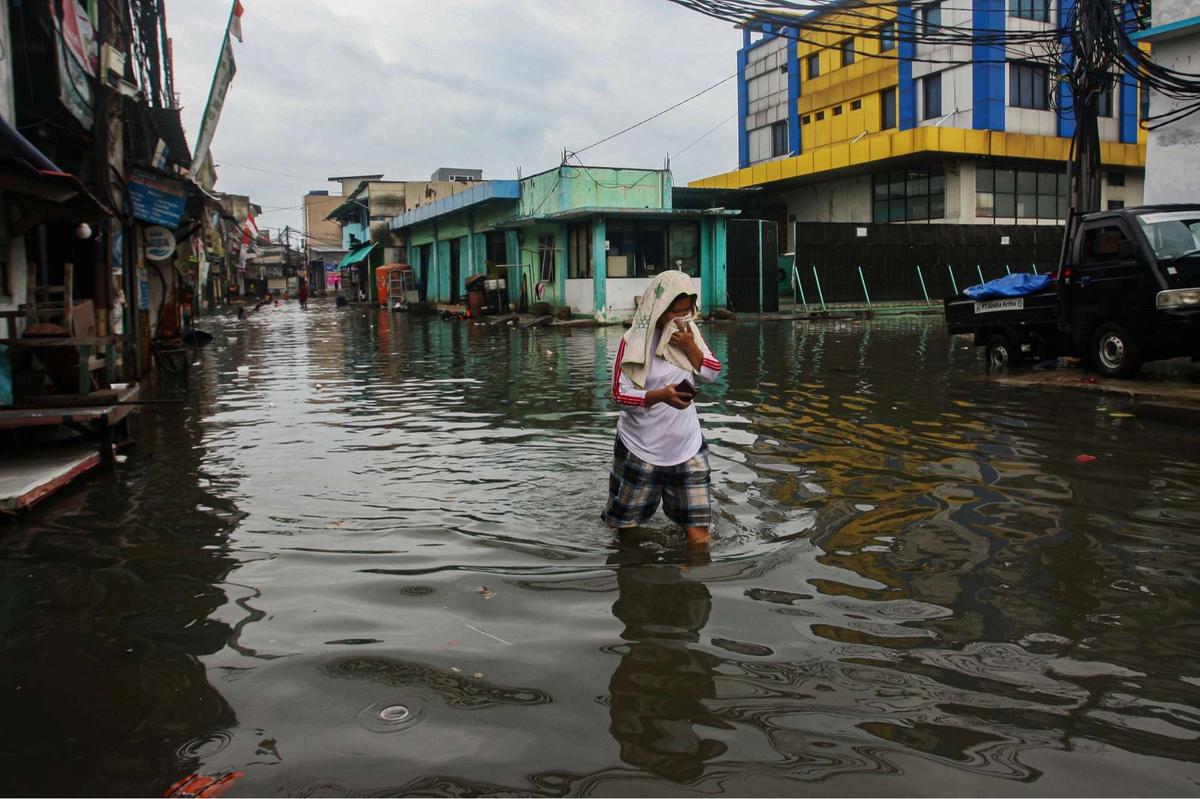 Banjir rob rendam Muara Baru
