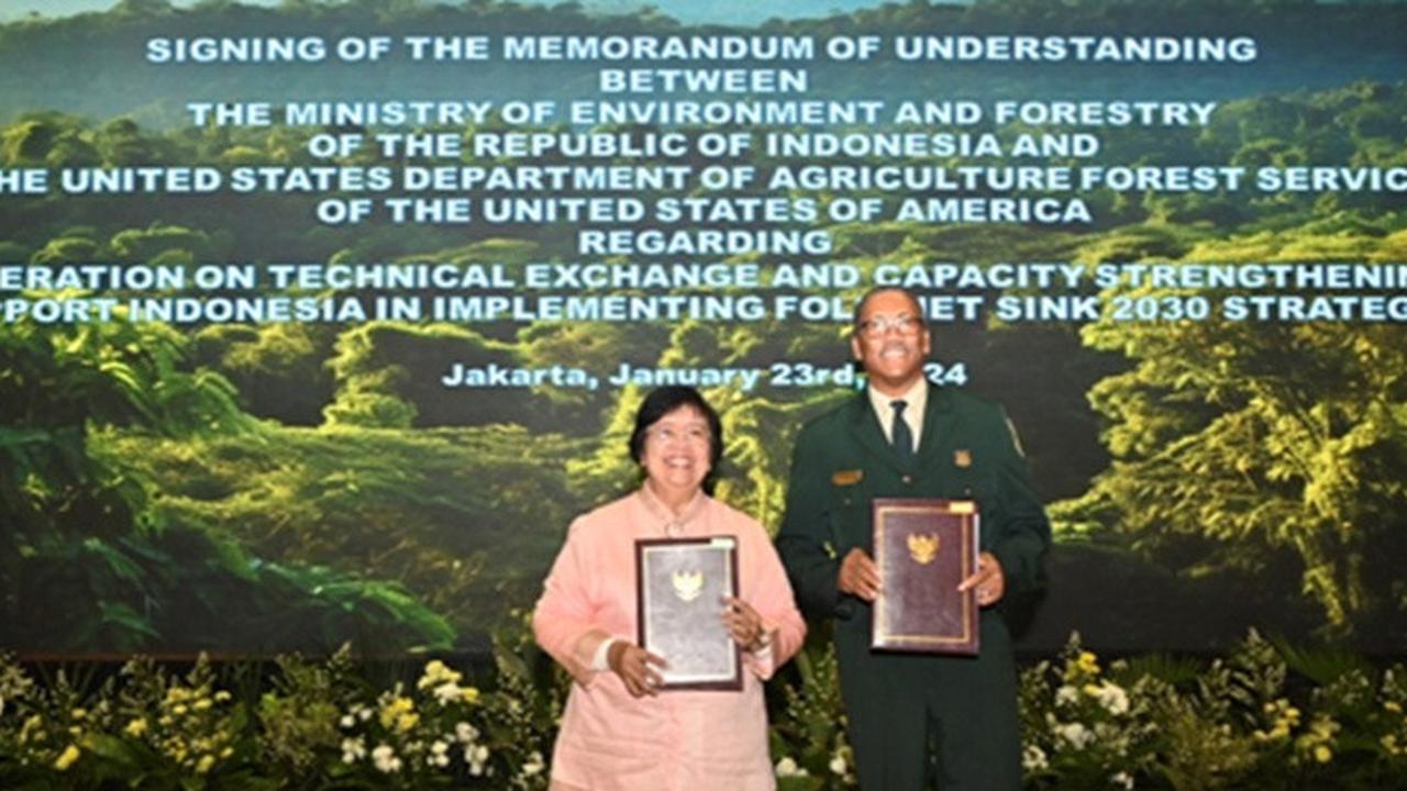 Menteri KLHK RI Siti Nurbaya Bakar dan Kepala Dinas Kehutanan Amerika Serikat (USFS) Randy Moore