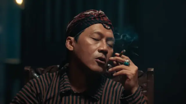 Salah satu adegan film Narik Sukmo. (Foto: Dok. Mesari Pictures/ JP Pictures)