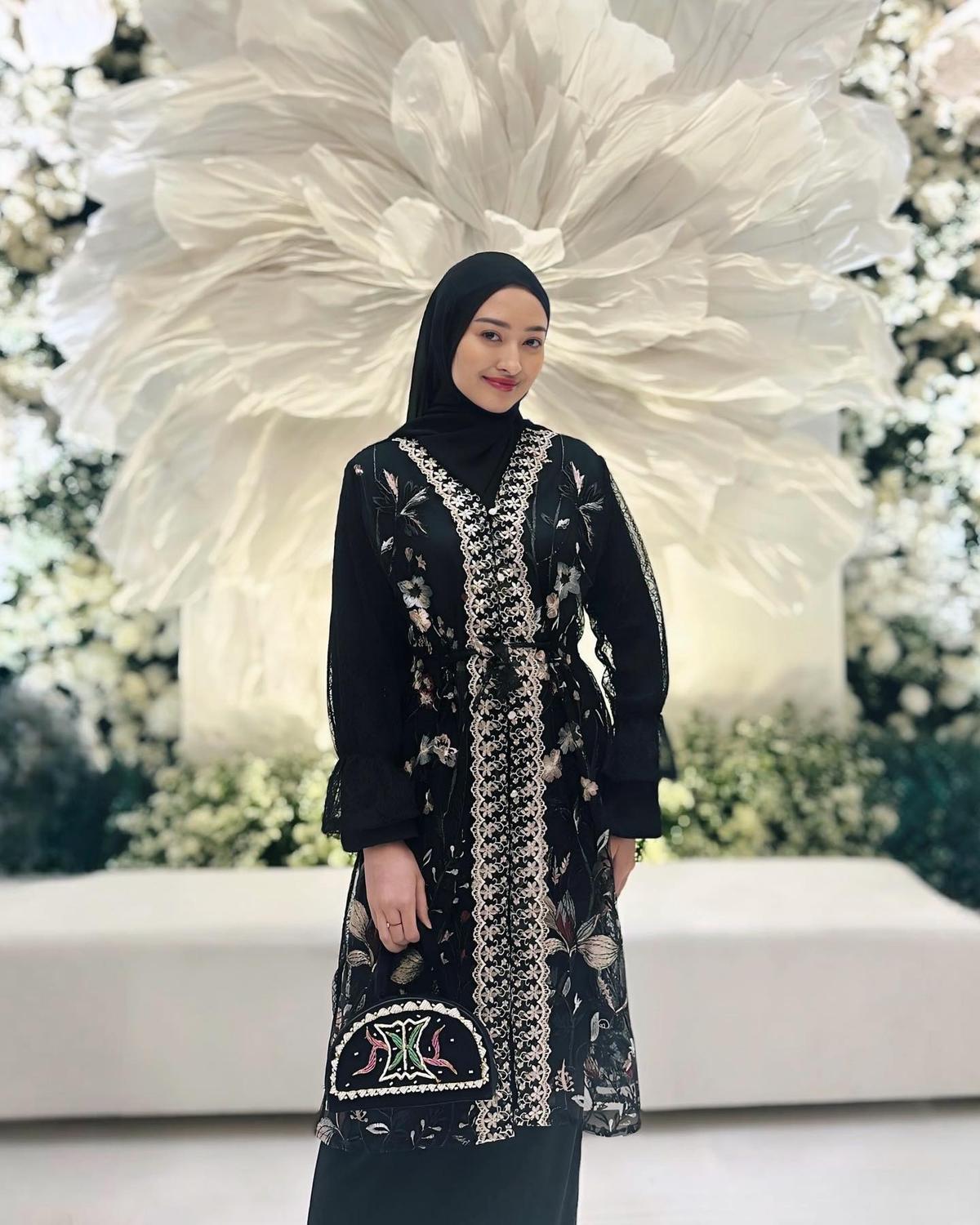 7 Potret Terbaru Puteri Modiyanti 'Anak' Tommy Soeharto yang Kini Berhijab, Paras Makin Cantik