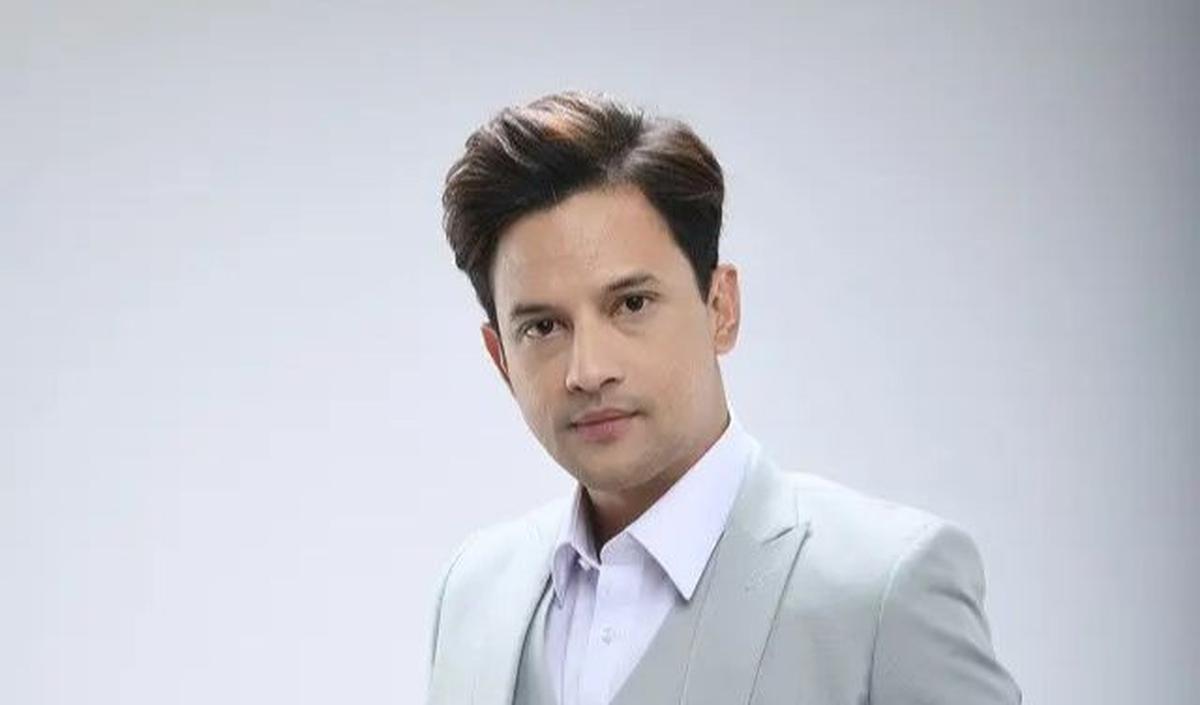 4. Lucky Perdana - Pemeran Anthony dan Topan dalam sinetron "Candy," tetap aktif dalam dunia hiburan.
